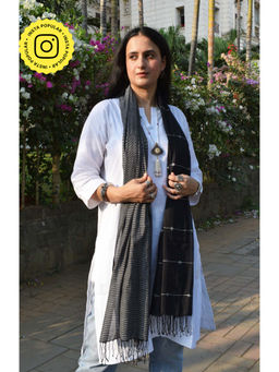 HOUSE OF MOXA - Black Handwoven Jamdani Dupatta