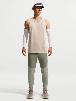 Nike - Men Beige Stride Aero-Fit Tank Top