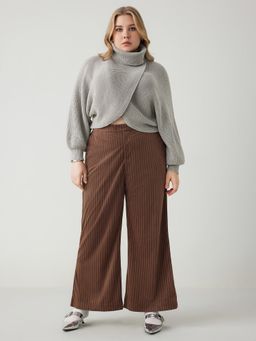 Cider - High Neck Solid Knitted Long Sleeve Crop Sweater Curve & Plus