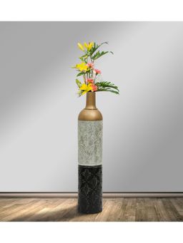 Vedas - V-Eesha Vase