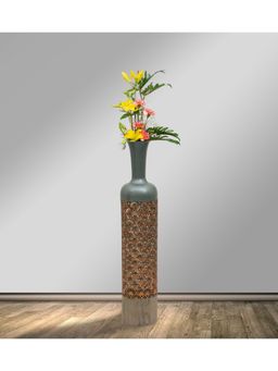 Vedas - V-Artha Vase Big