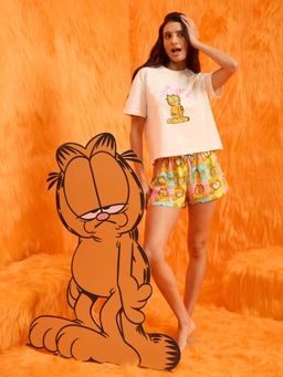 Sweet Dreams - Womens Cute Garfield T-Shirt with Shorts