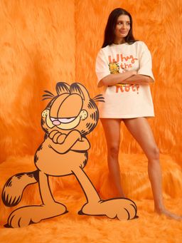 Sweet Dreams - Womens Cute and Comfy Garfield T-Shirt