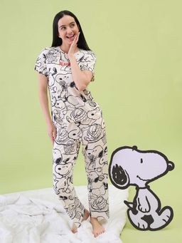 Sweet Dreams - Womens Playful Snoopy T-Shirt with Pyjama