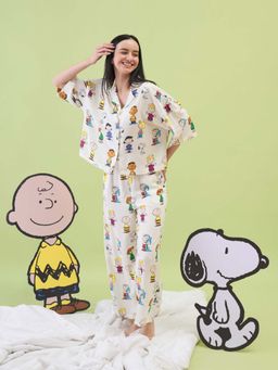 Sweet Dreams - Womens Cute Peanuts and Snoopy Front Open Shirt with Pyjama