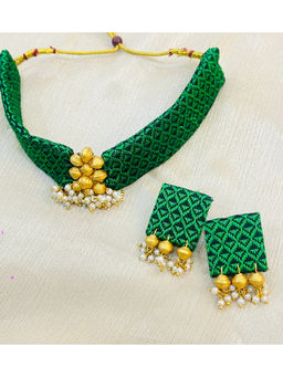 LADDKI - White Pearl Traditional Jewellery Set