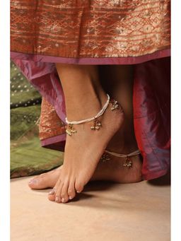 SWABHIMANN - Nyra Red Kundan and Pearl Anklets