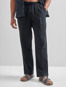 HIGHLANDER - Black Solid Elasticated Pleated Trouser