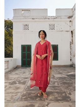 Karaj Jaipur - Red Chanderi Embroidered Kurta with Pant and Dupatta