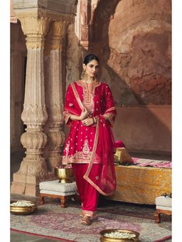 Sheetal Batra - Mehwish - Rani Hot pink Short Kurta With Salwar And Dupatta