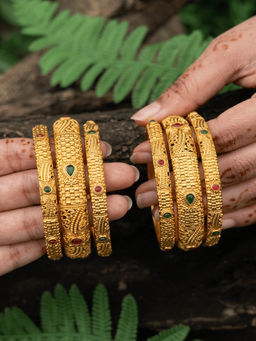 GRIIHAM - Gold Plated Classic Floral design 6 bangles (Pack of 6)