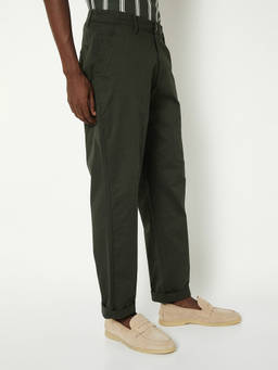 max - Men Solid Chinos