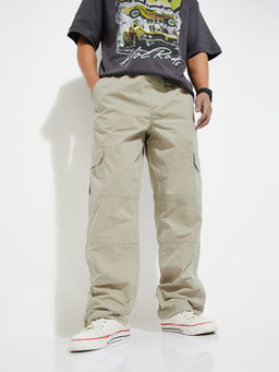 max - URB_N Men Solid Relaxed Fit Parachute Cargos