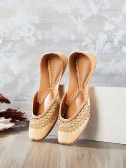 Fabindia - Beige Leather Embroidered Jutties