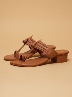 ERIDANI - Tan Toe-Ring Block Kolhapuri with Tassel Detail