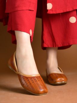 Shoetopia - Tan Laser-Cut Jutis