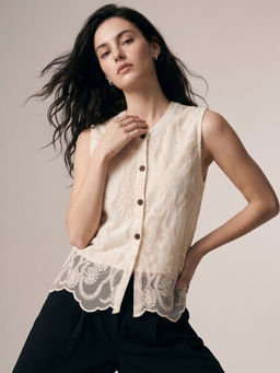 Outzidr - Off White Sleeveless Front Buttoned Lace Top