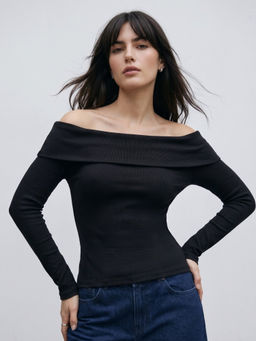 Outzidr - Black Off-Shoulder Fitted Top