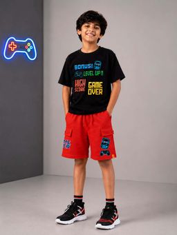 KiddoPanti - Boys Black Cotton Typography Drop Shoulder T-Shirt And Cargo Shorts
