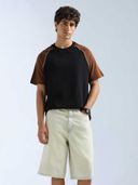 Black color option, Currently selected