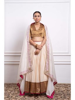 Vinusto - Chanderi Embroidered Zari Blouse with Lehenga and Dupatta (Set of 3)