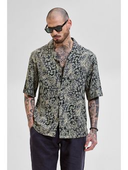 Snitch - Men Green Abstract Rayon Casual Shirt