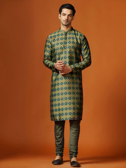 KISAH - Men Green Kurta With Churidar (Set of 2)
