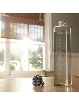 Ellementry - Square Glass Water Bottle with Ceramic Stopper for Dining Table
