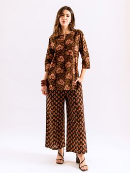 FEATHERS CLOSET - Black Abstract Floral Pure Cotton Round Neck Co-Ord (Set of 2)