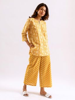 FEATHERS CLOSET - Yellow Bloomscape Print Pure Cotton Co-Ord (Set of 2)