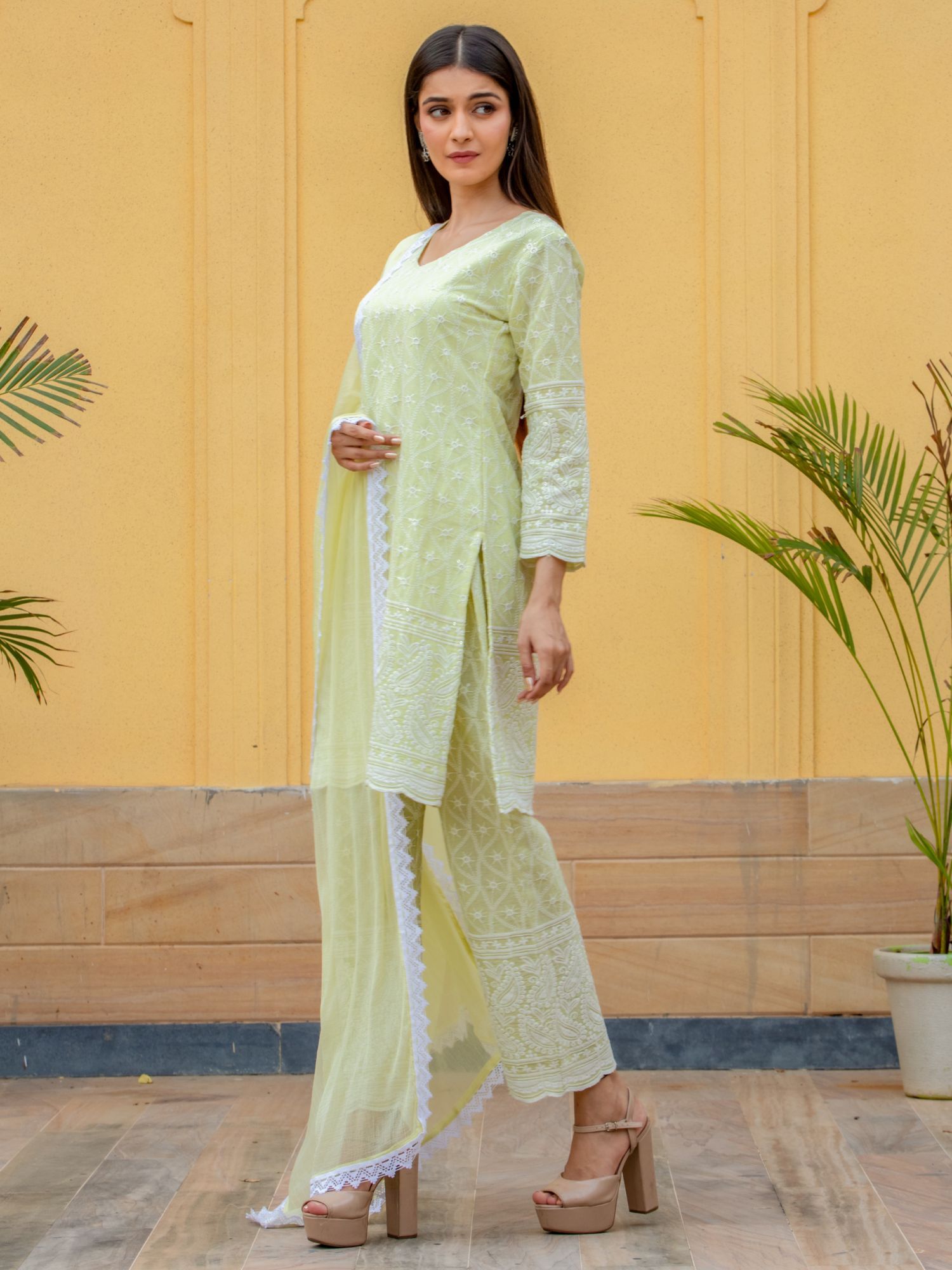 Pastel Green Chikankari Kurta (Set of 3)-image-3