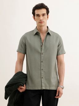WROGN - Men Regular Fit Textured Half Sleeved Light Green Shirt