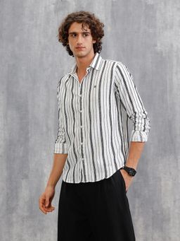 WROGN - Men Slim Fit Stripe In Chenille Yarn White Shirt