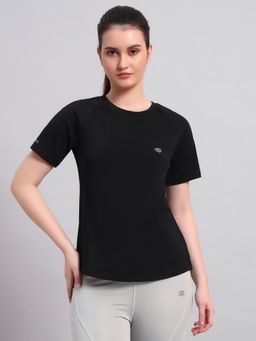 CLOTHWIK - Black Back Workout Solid T-Shirt