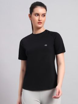 CLOTHWIK - Black Back Workout Solid T-Shirt