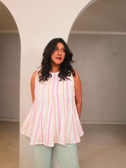 WHY SO BLUE - Anne Sleeveless Pink Top