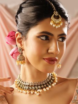 Priyaasi - Elegance Kundan Pearl Floral Style Jewellery Set