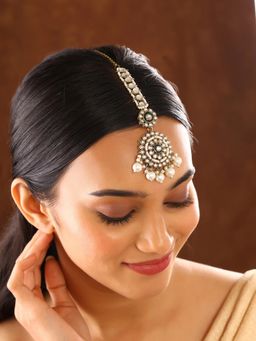 Priyaasi - Elegance Pearl Kundan Style Gold Plated Floral Maangtikka