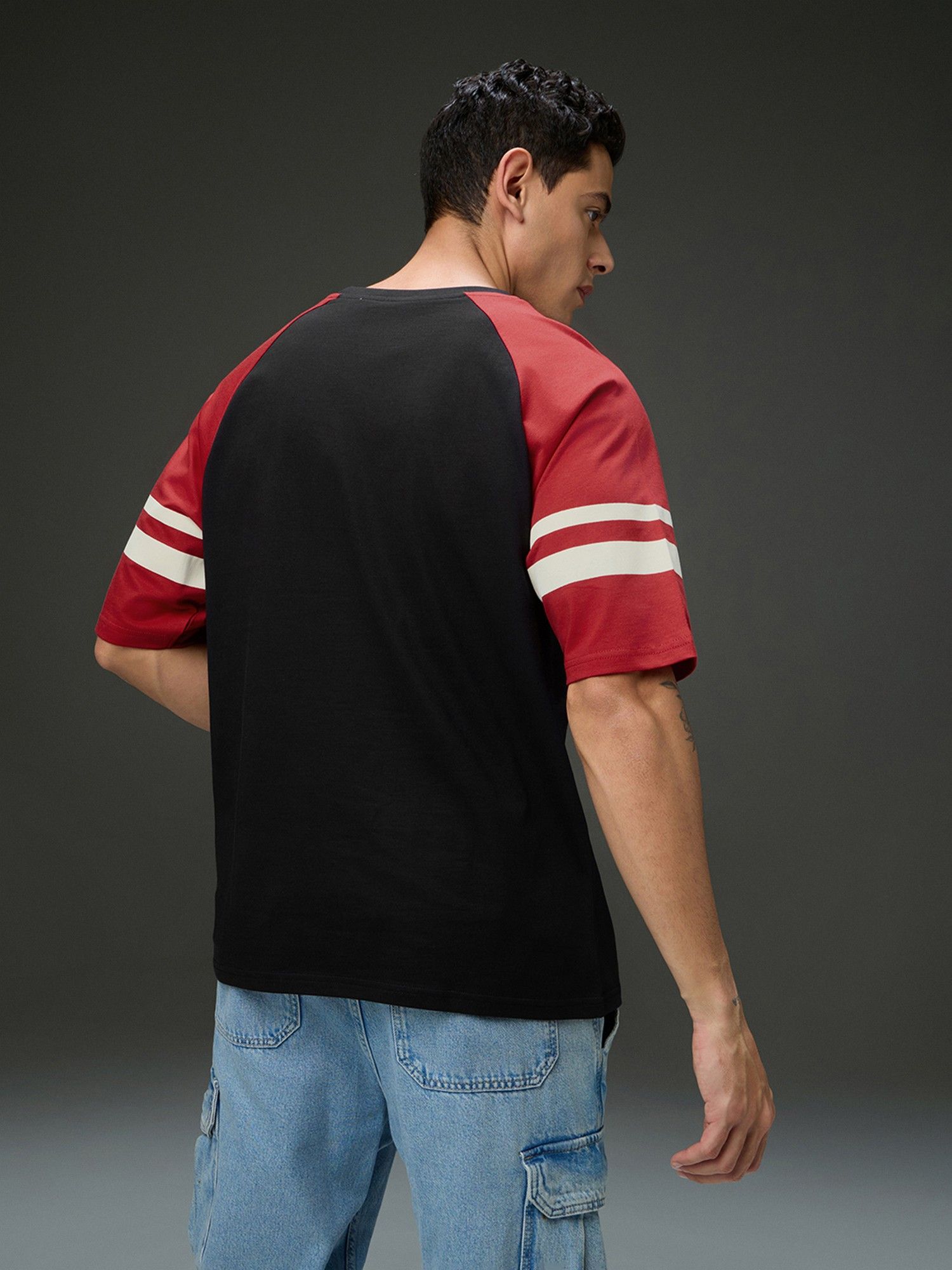 Men Round Neck Raglan Sleeve Printed Oversized Fit Black T-Shirt