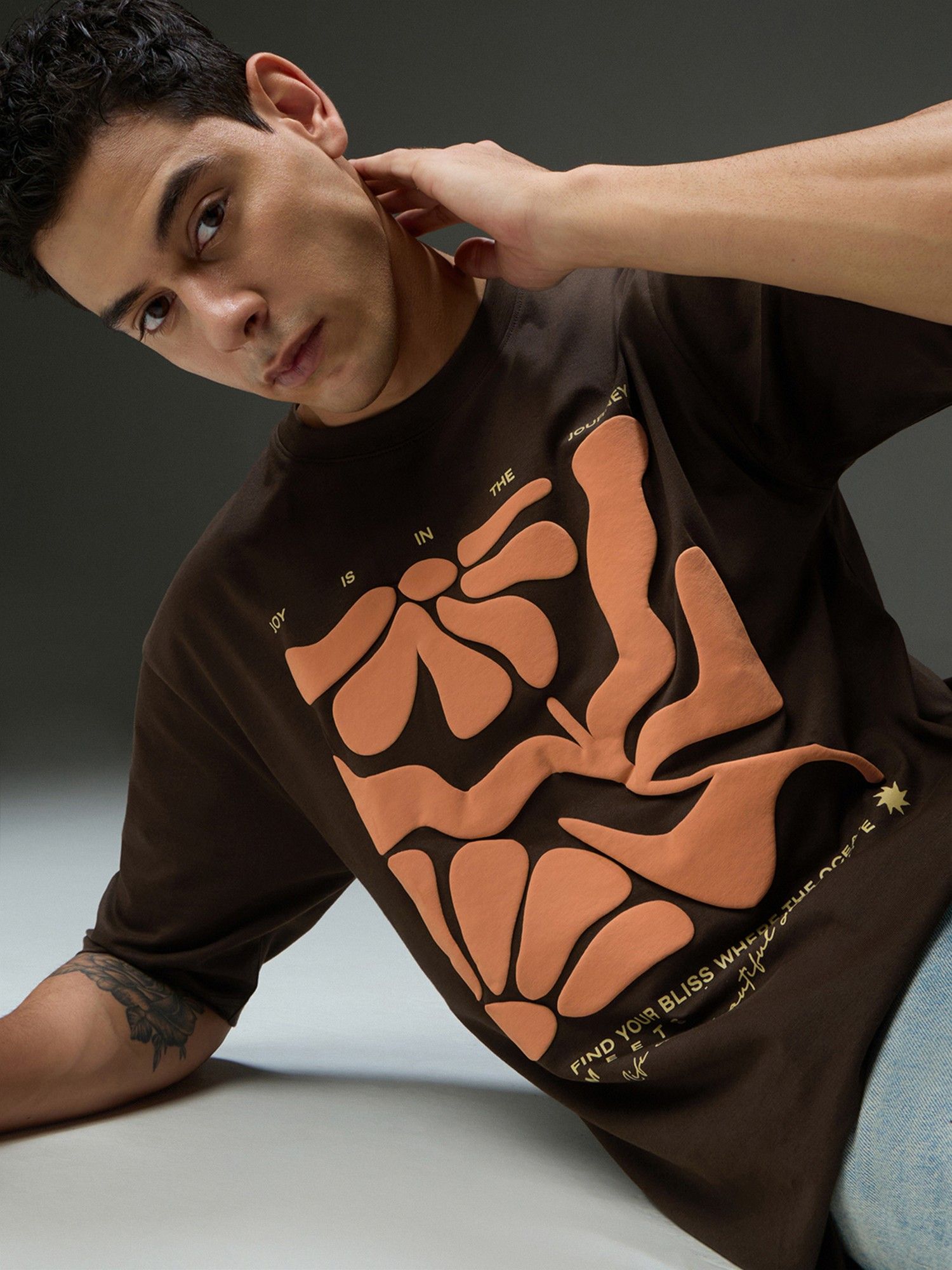 Men Round Neck Half Sleeve Puff Printed Oversized Brown Fit T-Shirt
