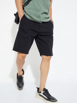 max - Black Solid Shorts