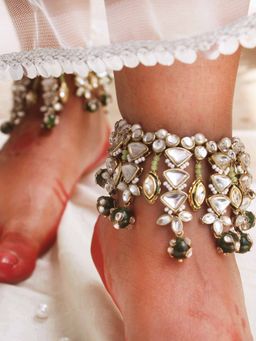 BeAbhika - Kundan & Beads Adjustable Anklet - Pair of 2 Pieces White And Green
