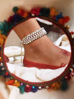BeAbhika - Graceful Pearl Kundan Adjustable Anklet - Pair of Two Pieces