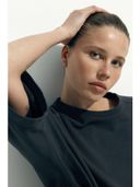 Black color option, Currently selected