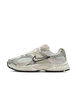 Nike - Women V5 RNR Sneakers