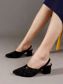 Black color option, Sold out, Currently selected