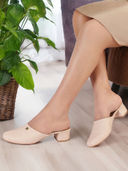 Beige color option, Currently selected