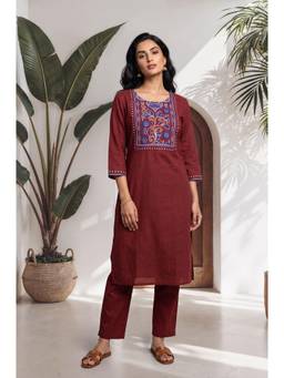 Aurelia - Women Maroon Embroidered Pure Cotton Kurta