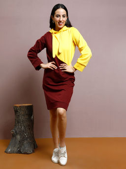 AAREIN - Red Colorblock Hooded Velvet Sheath Dress