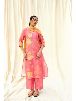 THREE-THREE - Pink Cuore Linen Kurta with Pant and Dupatta